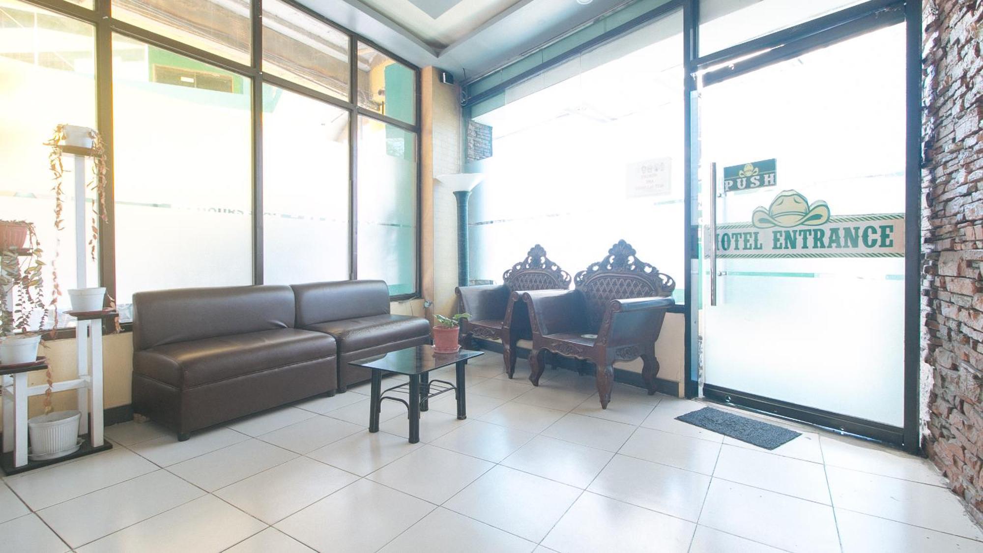 Reddoorz Near Sm City Muntinlupa San Pedro  Екстер'єр фото