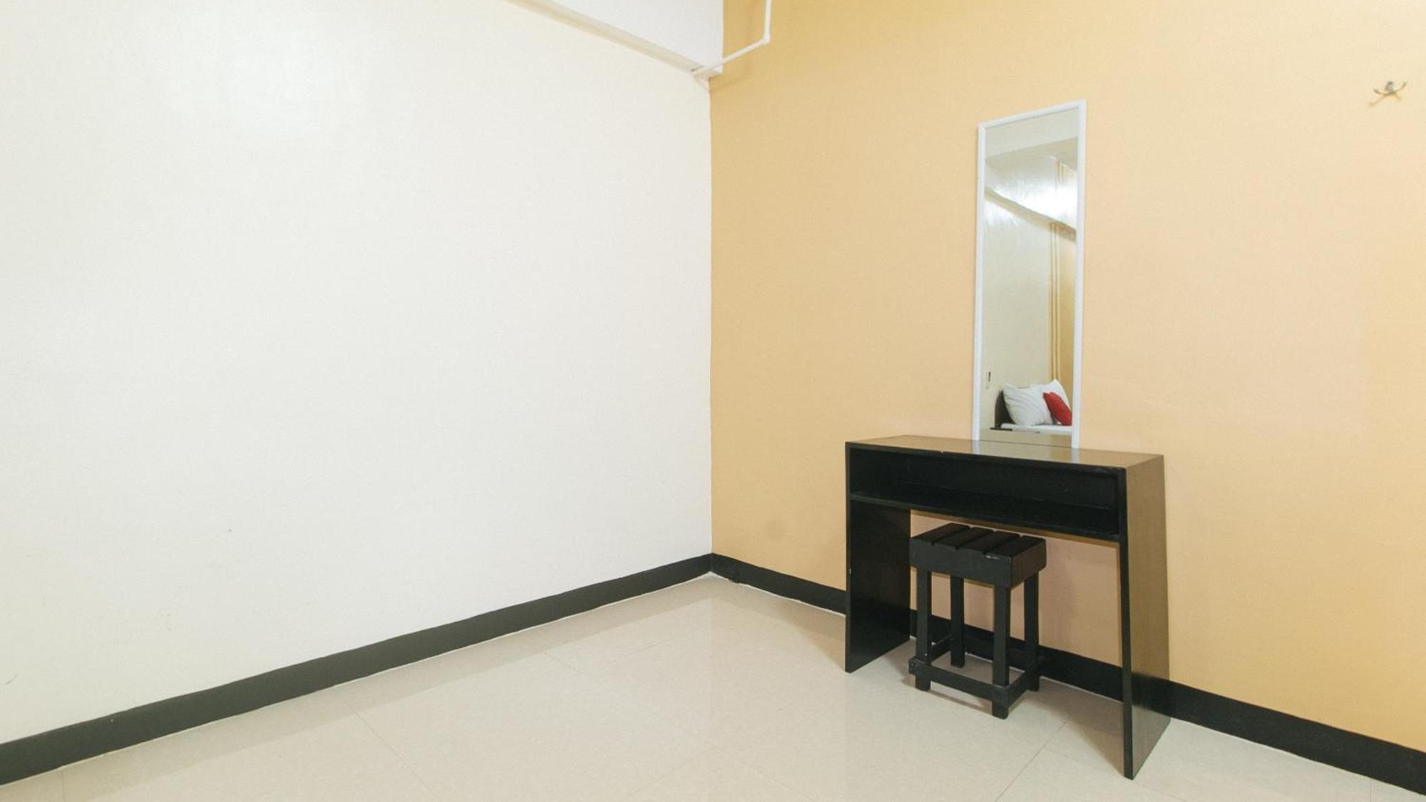 Reddoorz Near Sm City Muntinlupa San Pedro  Екстер'єр фото