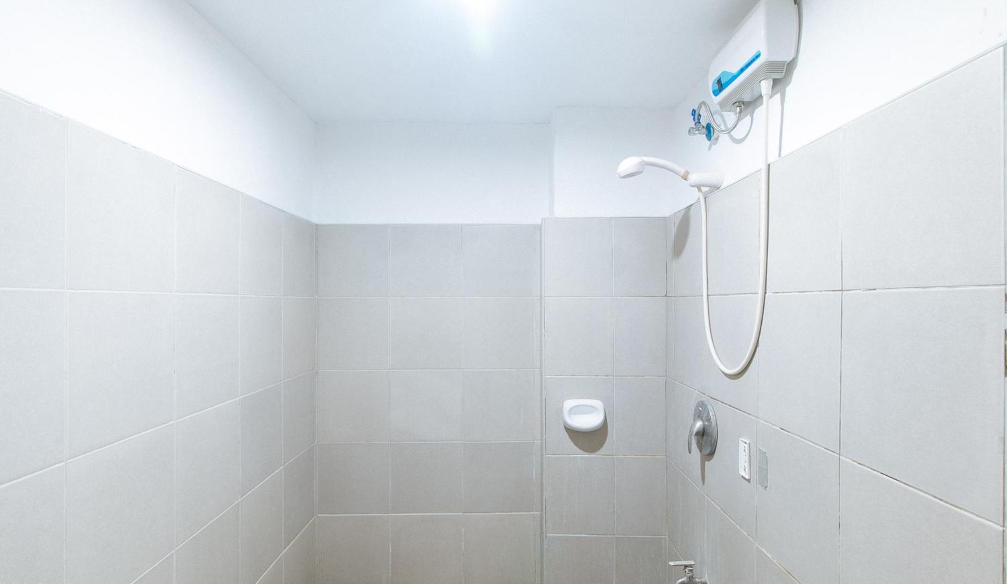 Reddoorz Near Sm City Muntinlupa San Pedro  Екстер'єр фото